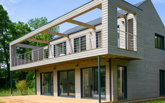 CONTEMPORARY INDIVIDUAL HOUSE, GREY WOOD CLADDING, NEW AGE RANGE